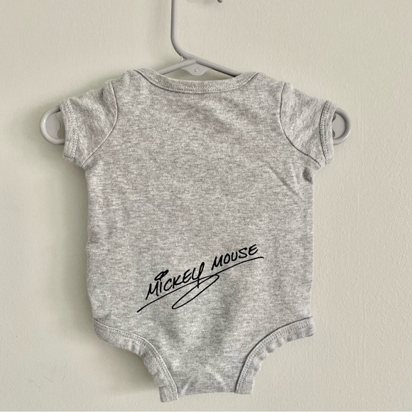 Disney Mickey Mouse 2 Piece Set-Bodysuit & Romper Size 0-3 Months - Picture 4 of 7